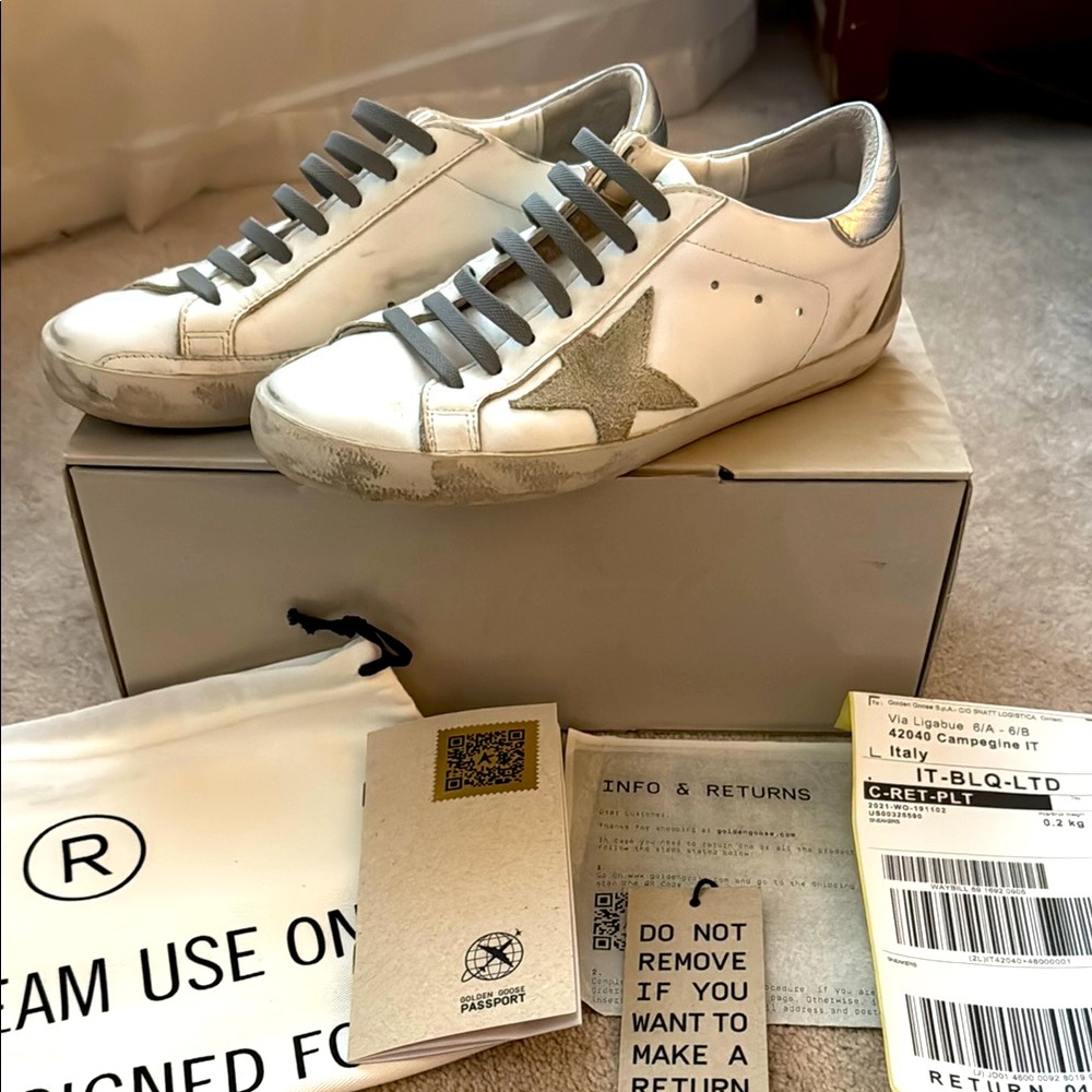 Authentic Golden Goose Size 39 White Sneakers with Gray Star and Silver Accents